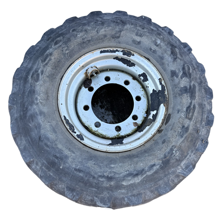 Däck på fälg 405/70r18